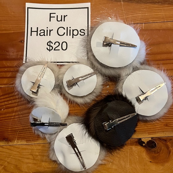 Fur hair clips $20 each - Picture 3 of 4